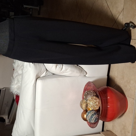 St. John Pant - Picture 4 of 6